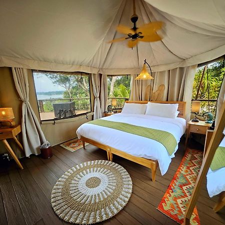 Palau Carolines Resort 科罗尔村 外观 照片